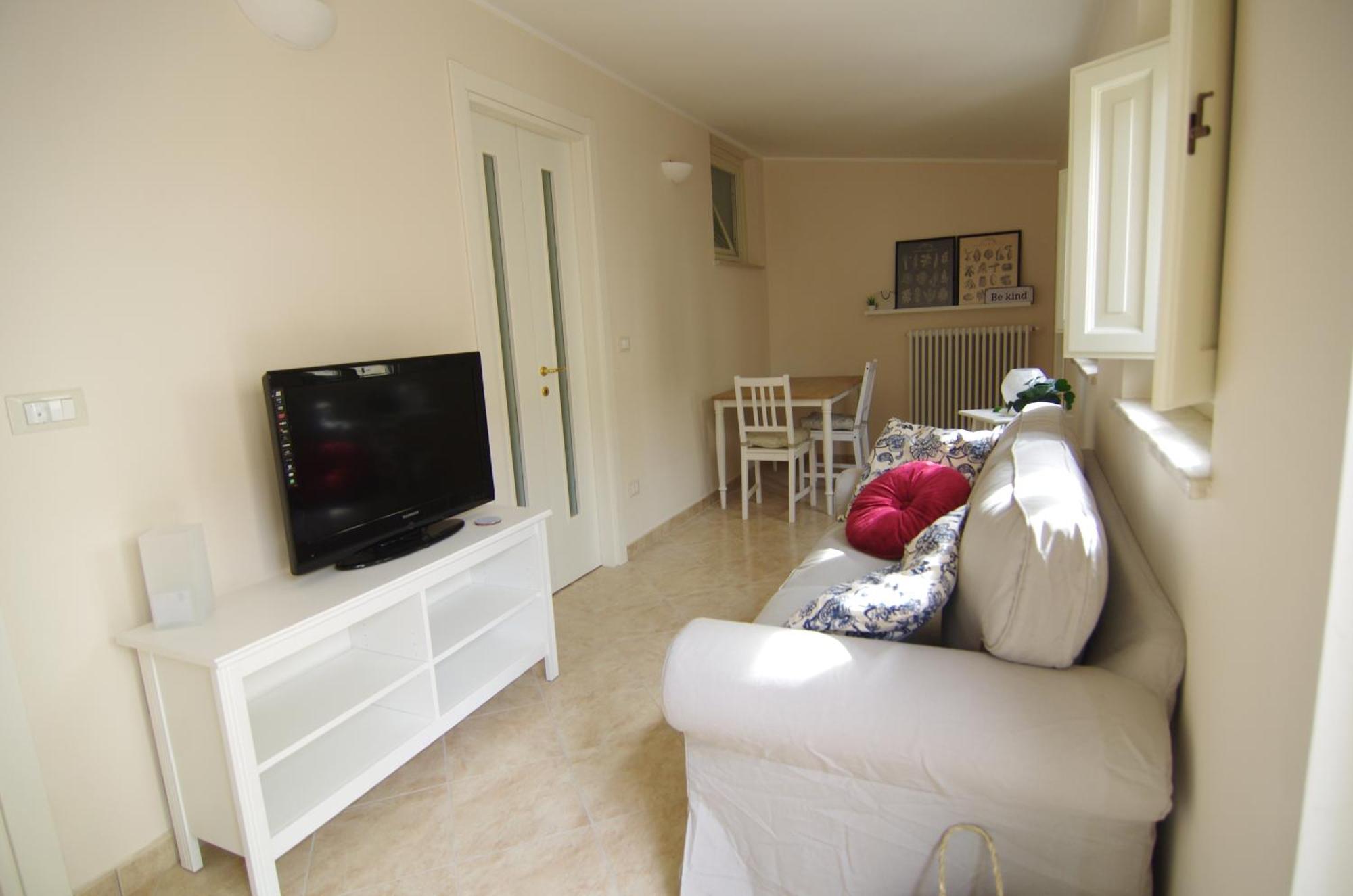Cozy House Con Corte Privata In Centro Storico Aq 拉奎拉 外观 照片